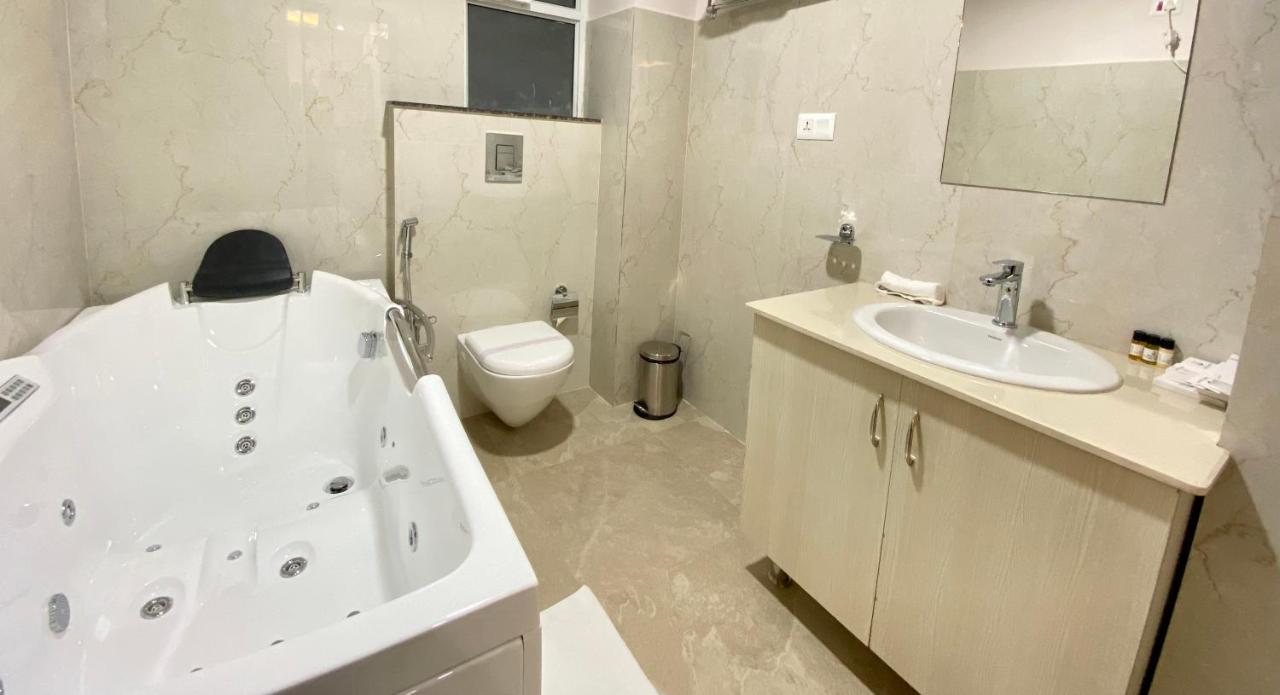 Hotel Imolesh Imphal Kültér fotó